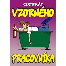 legrační certifikát vzorného pracovníka na stole